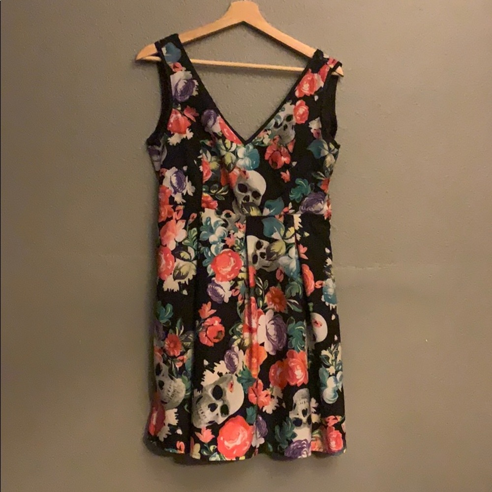 Beautiful flower 🌸 skull 💀 dress